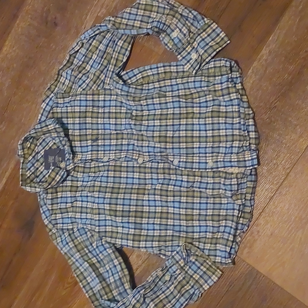 Plaid‎ shirt